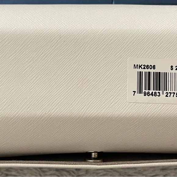 Michael Kors Watch can change out bands - Picture 2 of 2